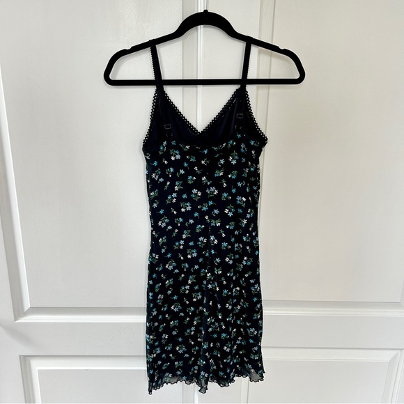 VINTAGE 90s Ditsy Floral Sundress — Size 4 - Picture 2 of 3